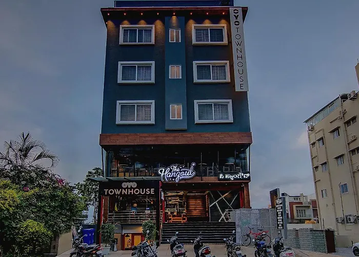 Super Townhouse Global Village Tech Park Near Kengeri Bus Terminal Metro Station